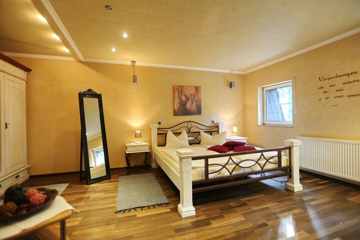 Room 25 of 40