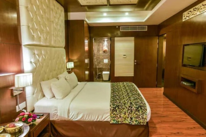 Room 3 of 7