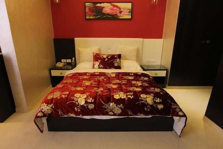 Room 8 of 37