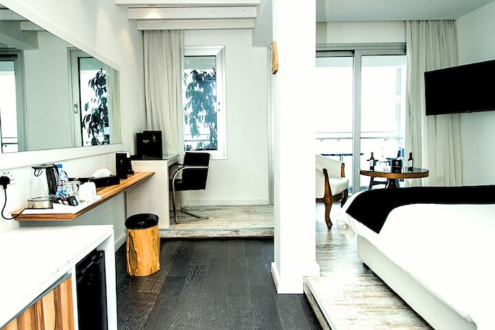 Room 28 of 234