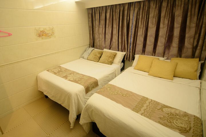 Room 17 of 195