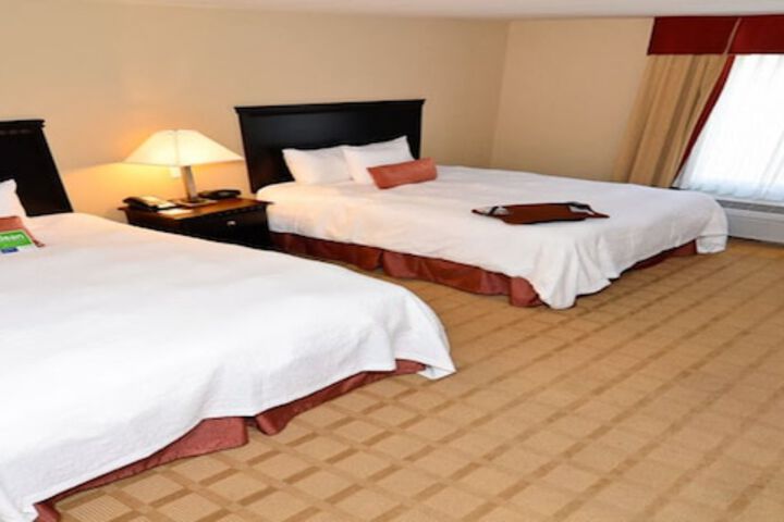 2 Queen Beds (5 of 5)