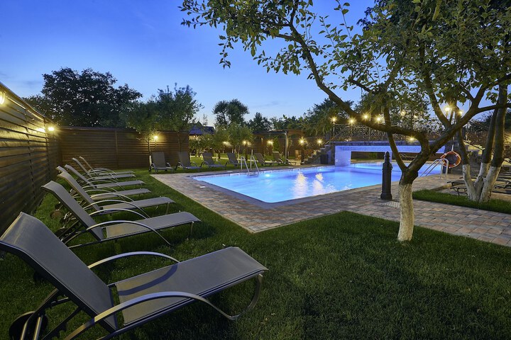 Pool 36 of 83