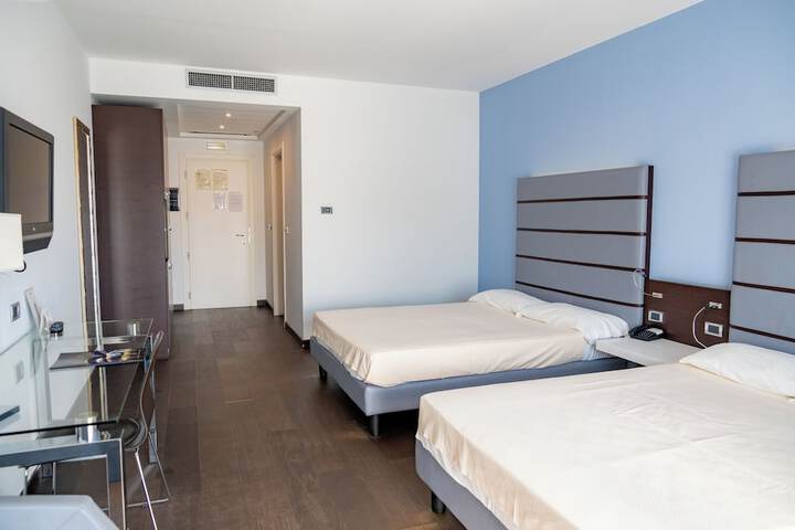 Room 4 of 52