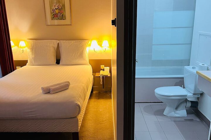 Room 26 of 39