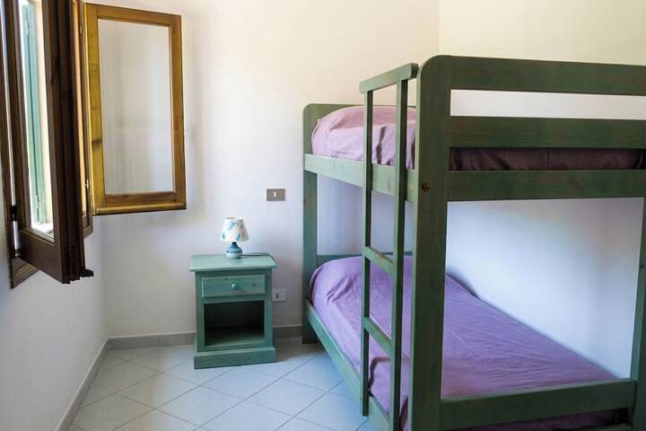 Room 2 of 20