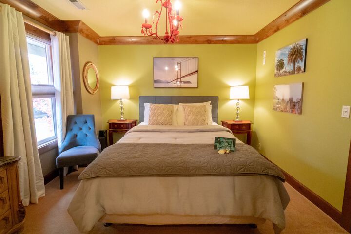 Room 34 of 60