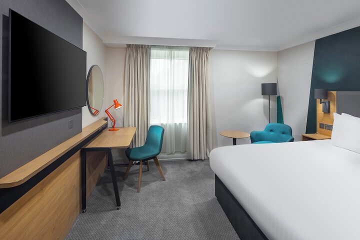 Room 14 of 87