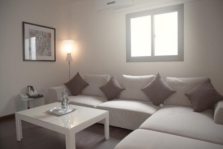 Room 20 of 32