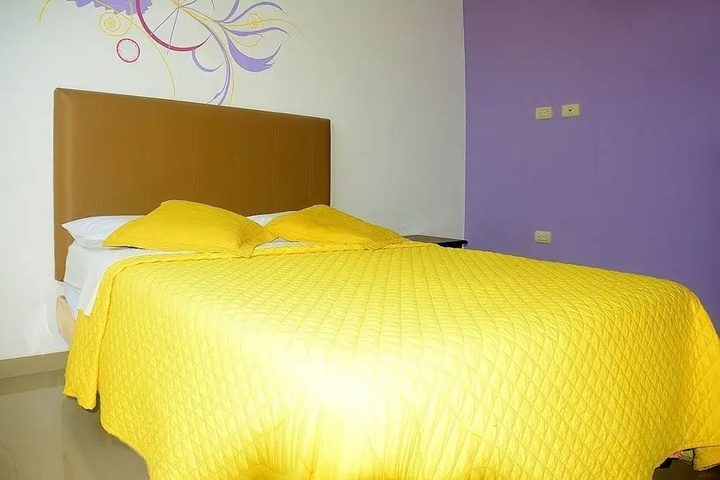 Room 6 of 16