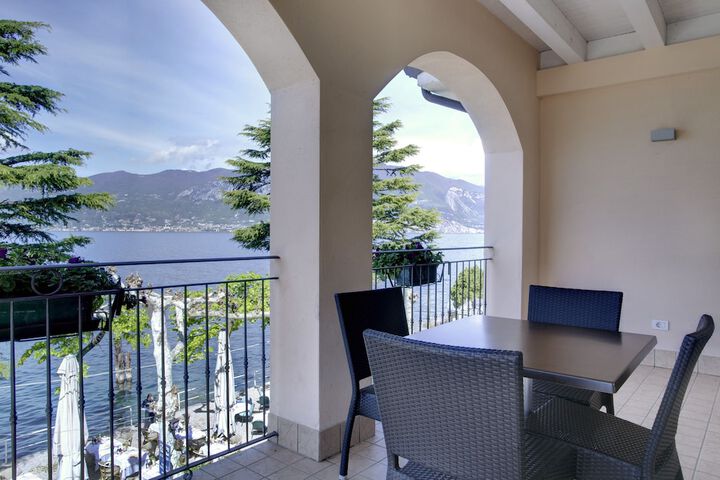 Terrace/Patio 10 of 20