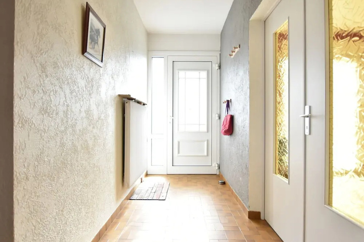 Room 11 of 21