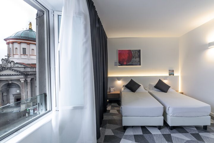 Room 10 of 63