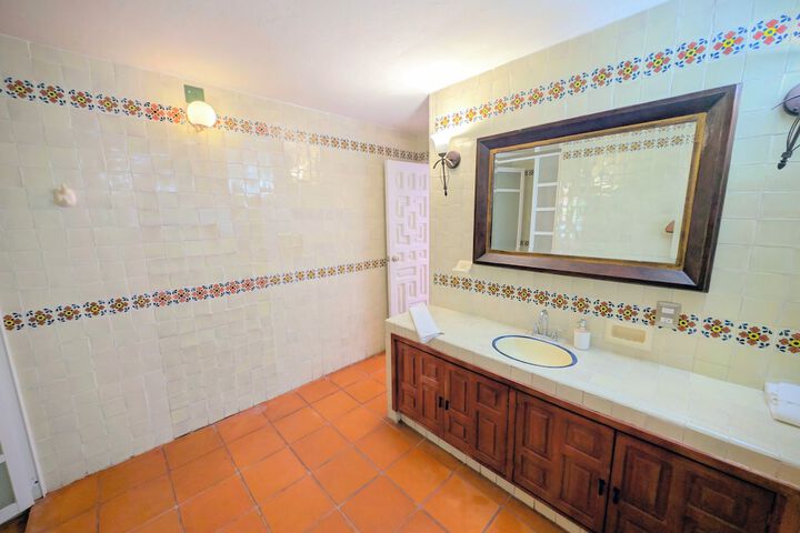 Room 47 of 65