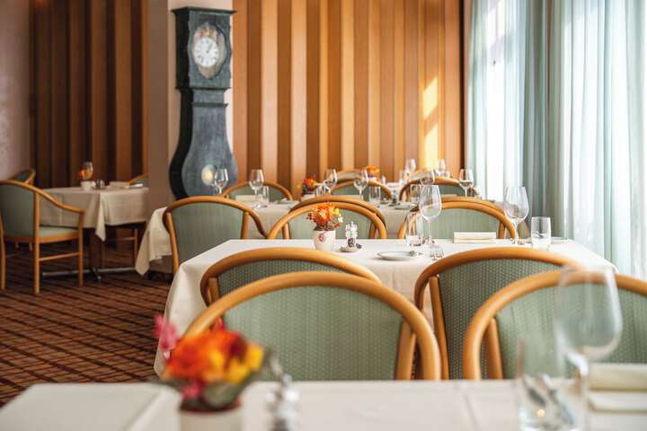 Dining 59 of 71