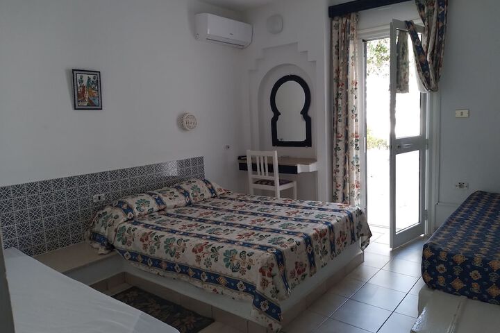 Room 10 of 26