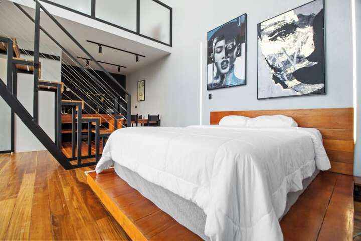 Room 4 of 391