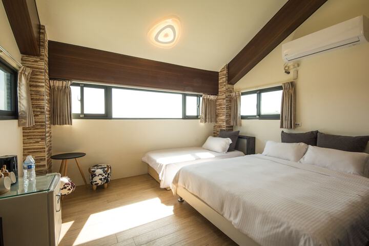 Room 4 of 38