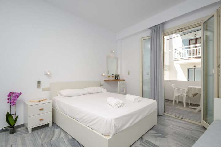 Room 16 of 107