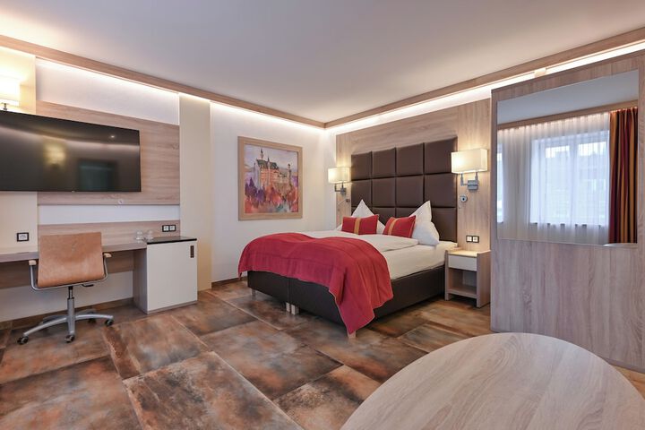 Room 35 of 74