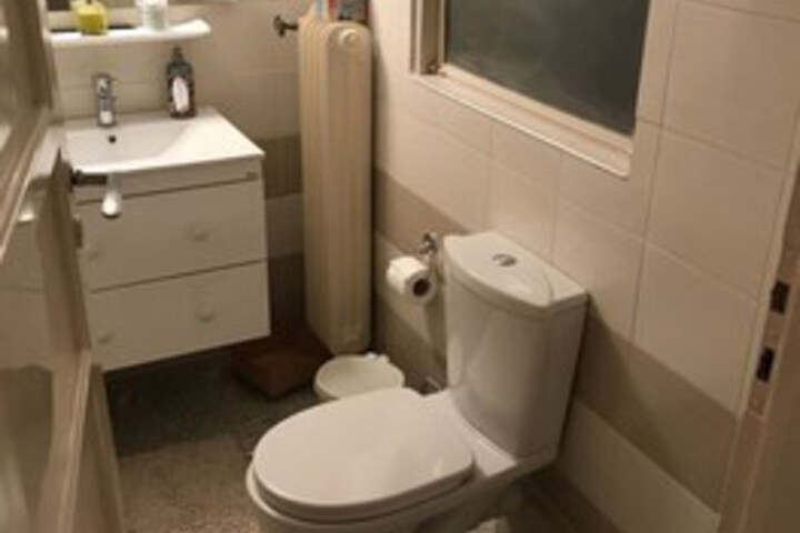 Room 12 of 74