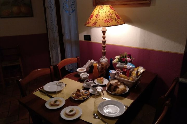 Breakfast/Coffee Service 18 of 36