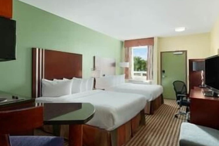 Room 9 of 31
