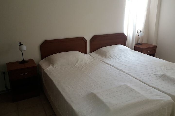 Room 4 of 25