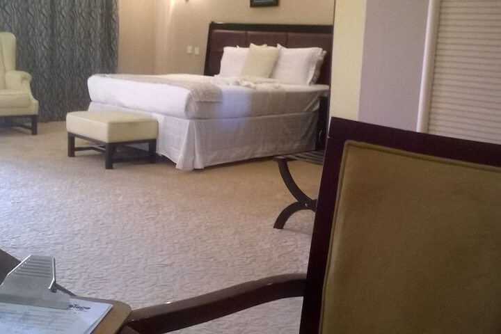 Room 11 of 83