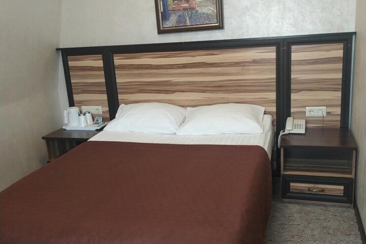 Room 28 of 67