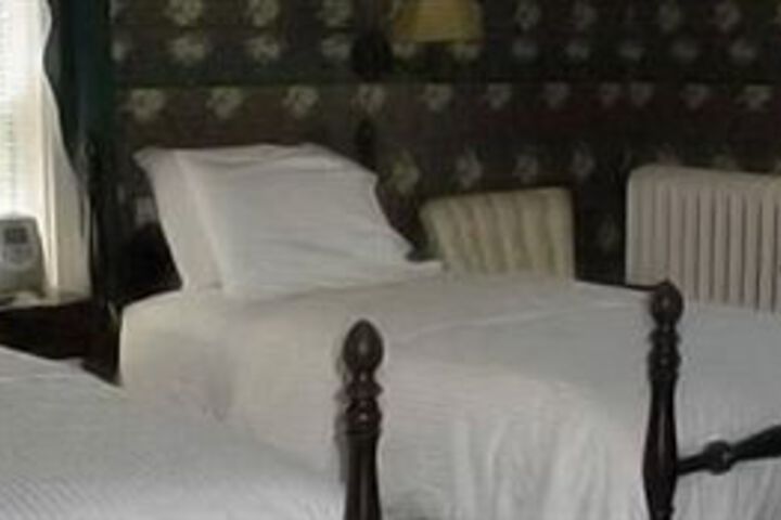 Room 21 of 27
