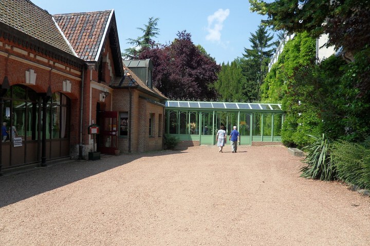 Hotel Entry