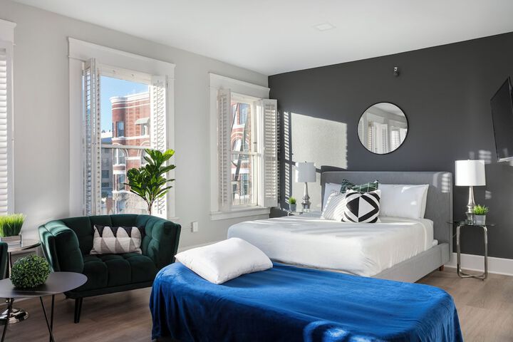 Room 21 of 200