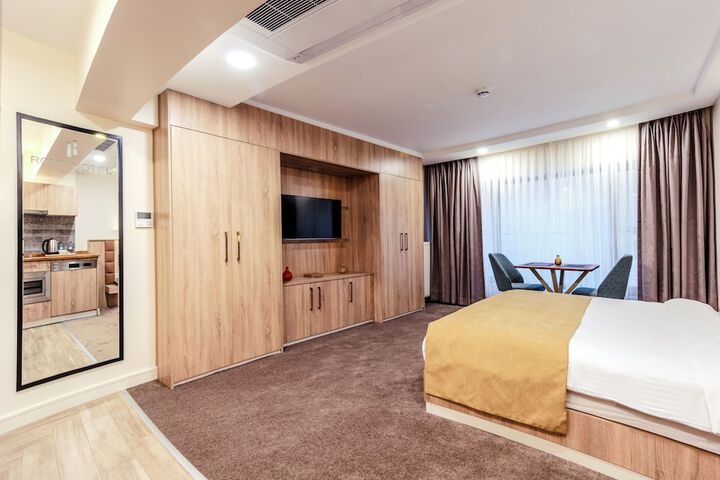 Room 48 of 170