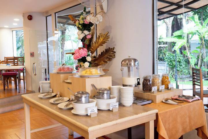 Breakfast/Coffee Service 45 of 81