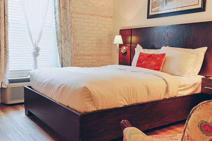 Room 45 of 144