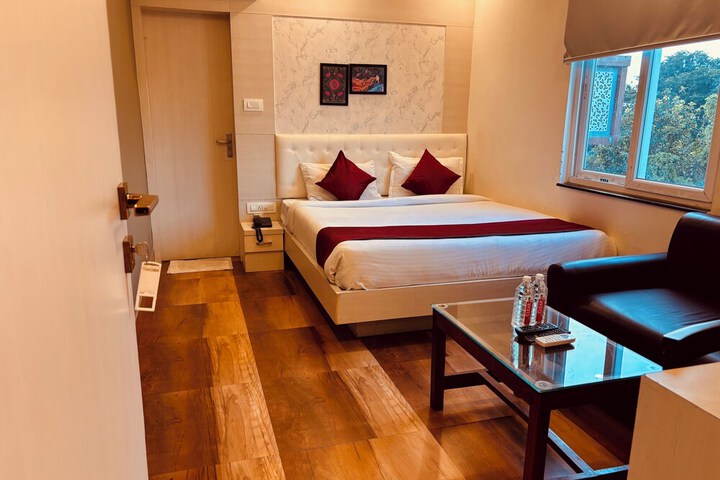 Room 20 of 53