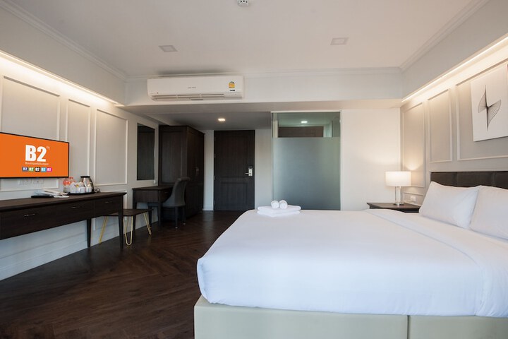 Room 52 of 67