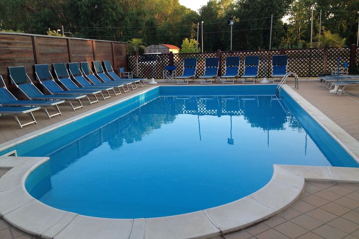 Pools & Facilities