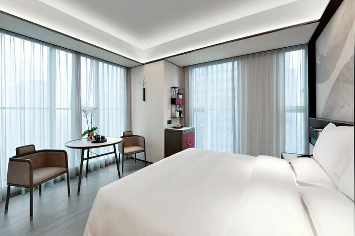 Room 5 of 39