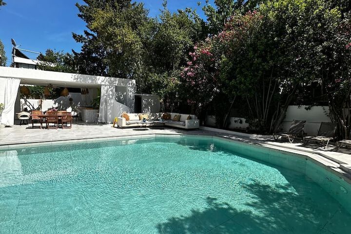 Pool 44 of 97