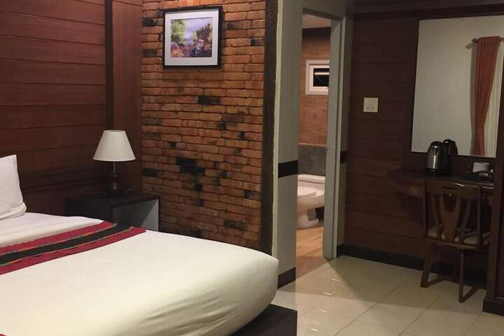 Room 15 of 48