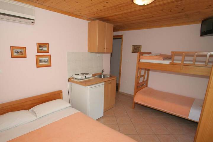 Room 19 of 30