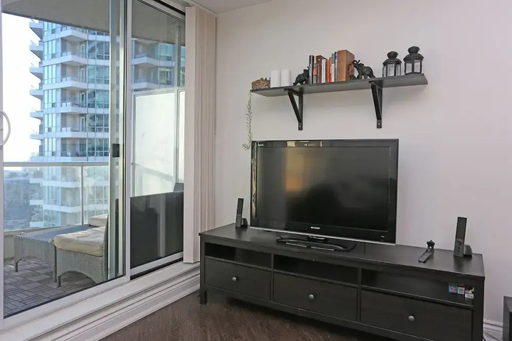 Room 2 of 17