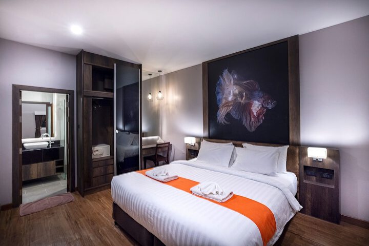 Room 3 of 38
