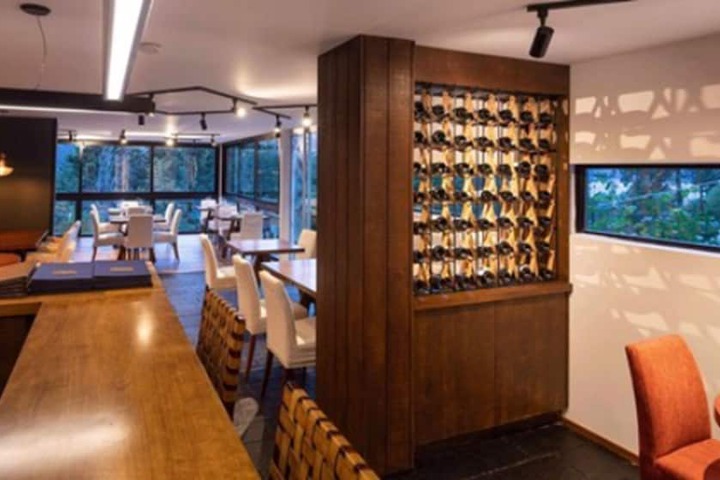Dining 51 of 69