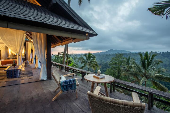Buahan a Banyan Tree Escape