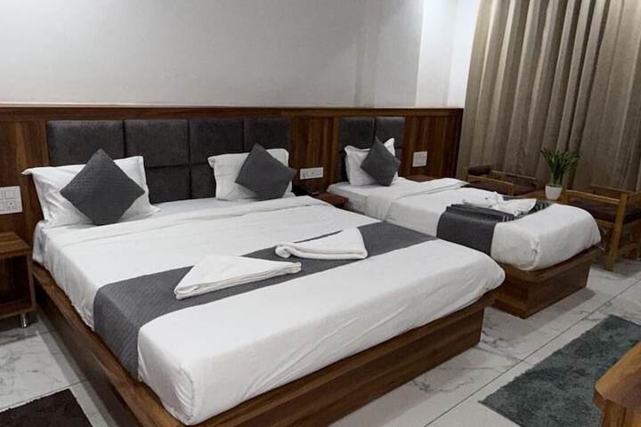 Room 20 of 33
