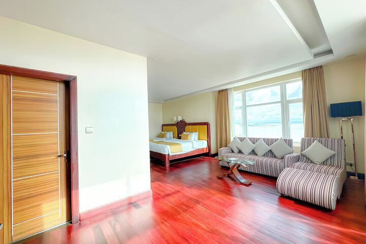 Room 15 of 142