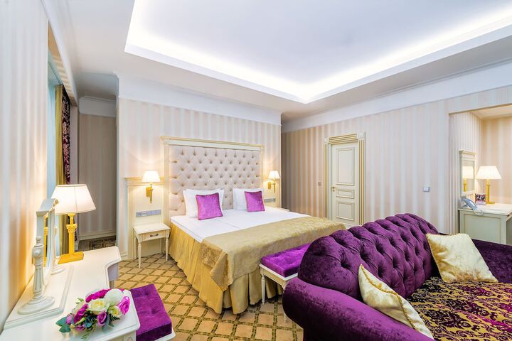 Room 9 of 44